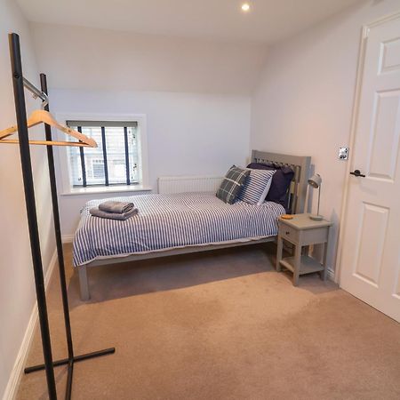 Spring Rose Villa Bedale Bagian luar foto