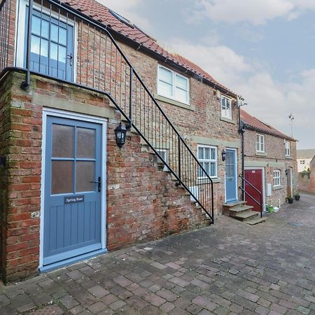 Spring Rose Villa Bedale Bagian luar foto